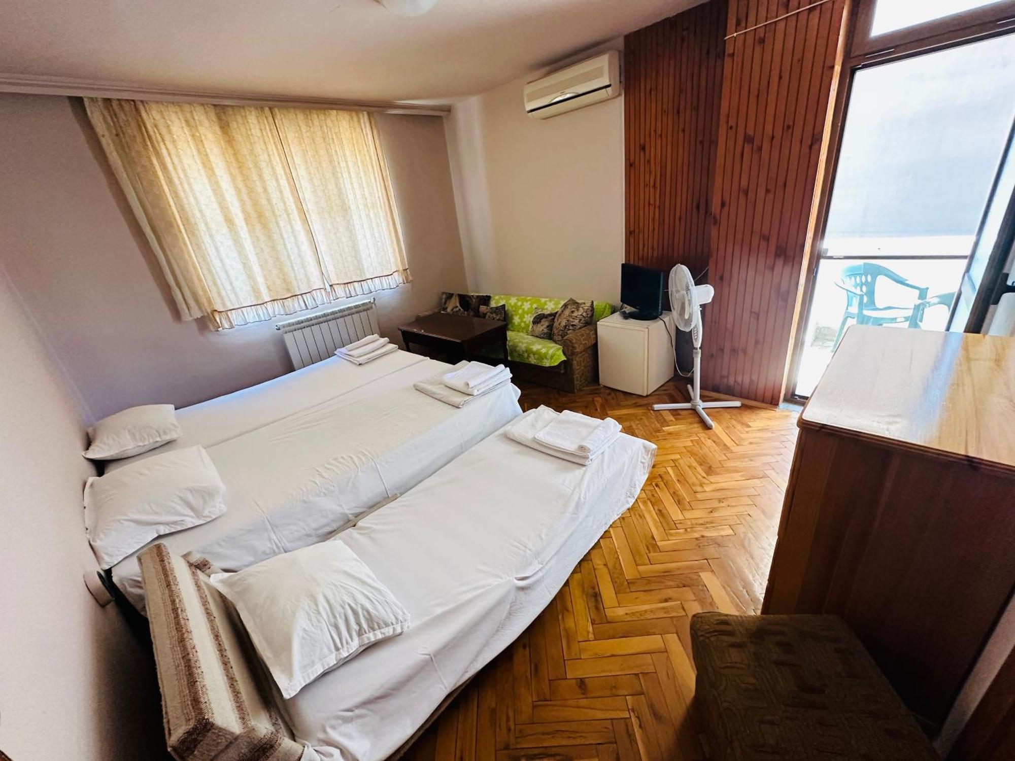 Kesta Sus: Beachside Apartments with Private Terraces in Nesebar Exterior photo